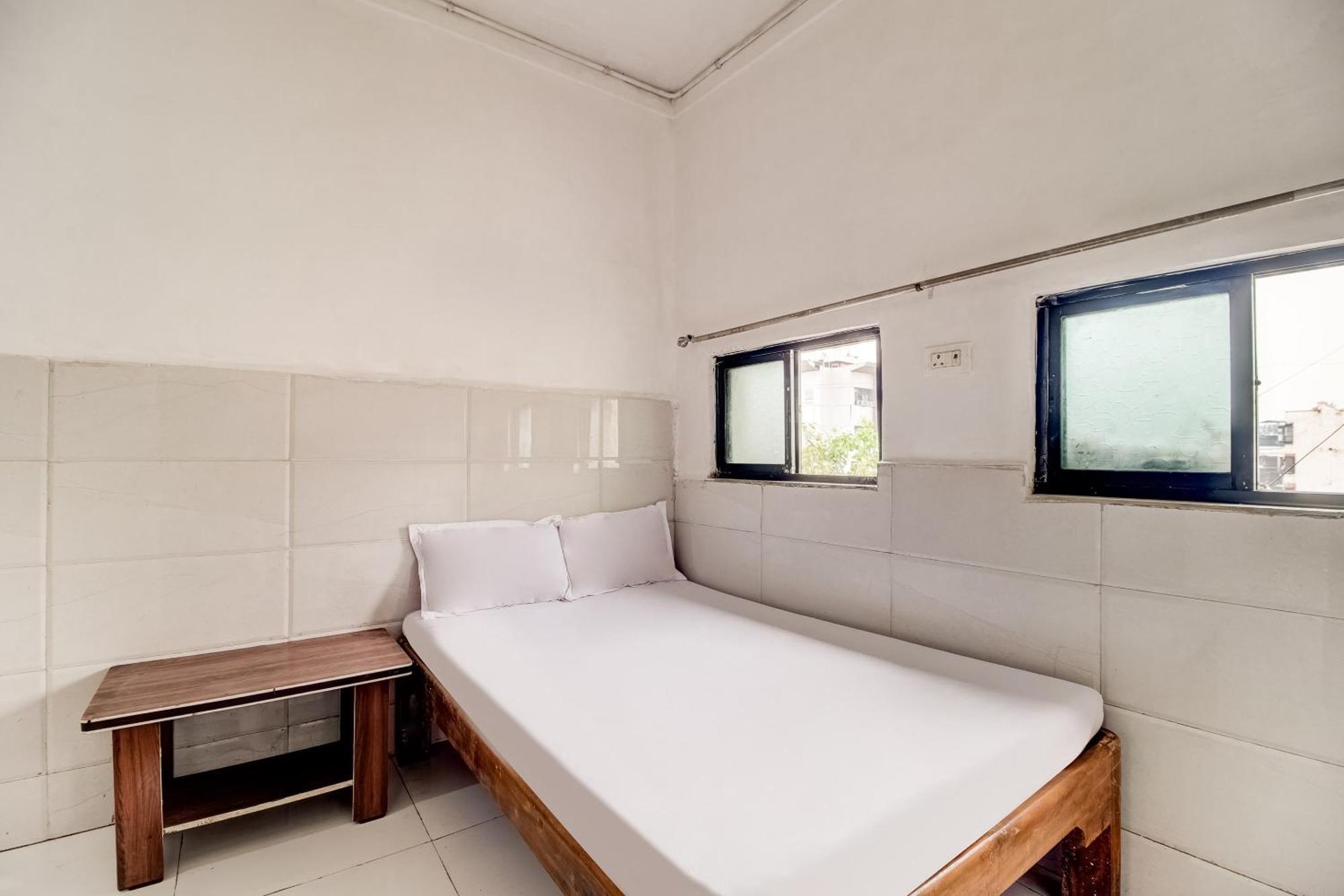 Hotel O Sargam Lodging And Boarding Ulhasznagar Kültér fotó
